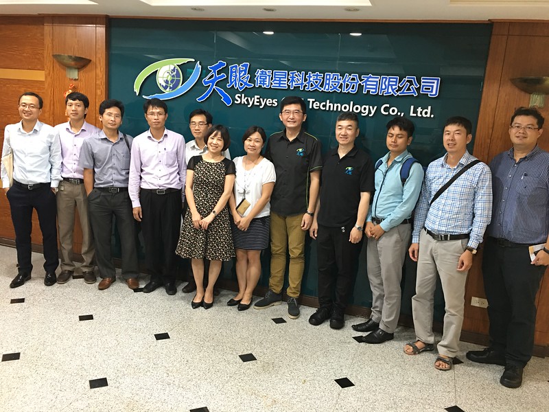 有朋自越南來~GIS.FCU育成公司「天眼衛星科技」分享車聯網南進商機！